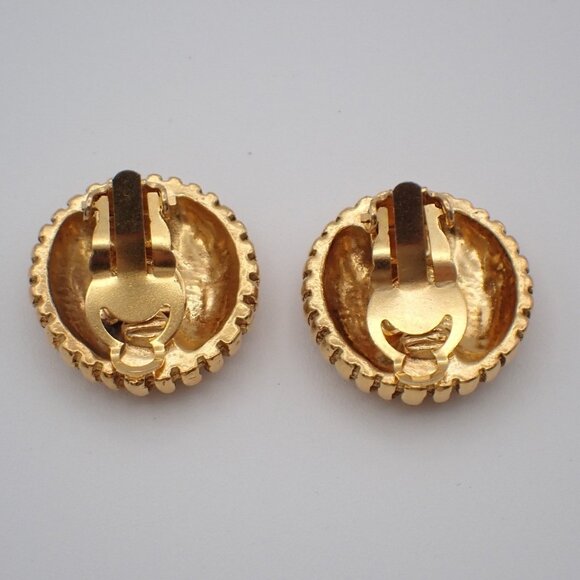 CHANEL CC Logo Round Button Earrings Clip-On Gold - Picture 5 of 9